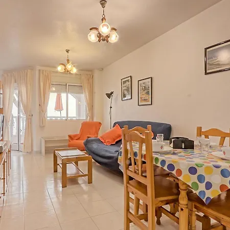 Casa vacanze Cozy In With Kitchen